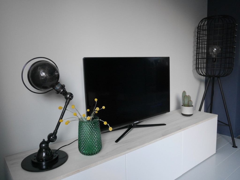 ikea besta tv-meubel wit met houten plank